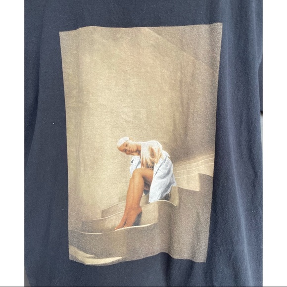Ariana Grande T-shirt - Picture 2 of 3